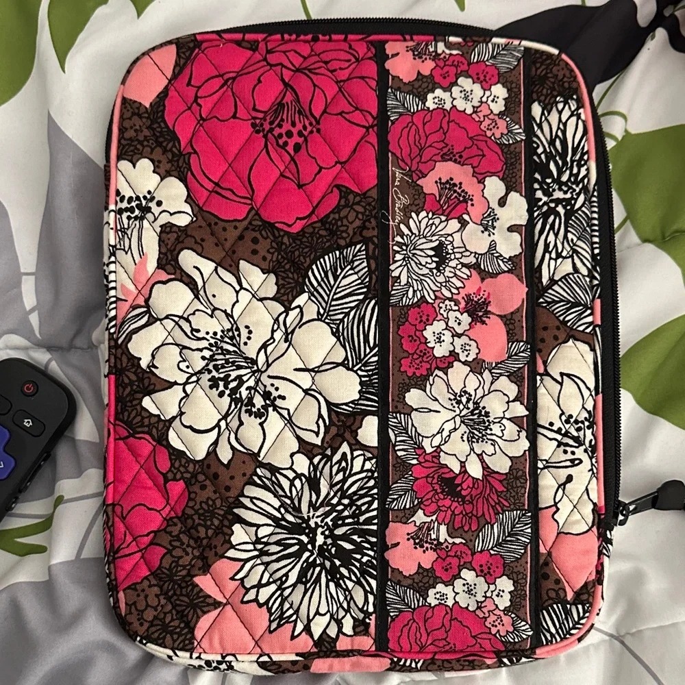 Vera Bradley Mocha Rouge pattern Quilted tablet case - Picture 4 of 10